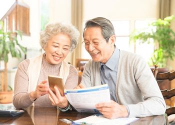 Ngân hàng bỏ quên “mỏ vàng” từ tệp khách hàng cao tuổi?