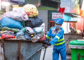 Giá dịch vụ thu gom rác thải sinh hoạt tại Hà Nội sẽ tăng từ quý I/2026
