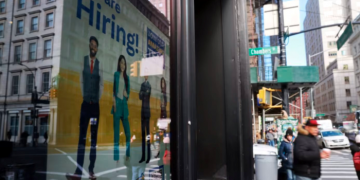 Thị trường lao động tiếp tục suy yếu: Thêm tín hiệu cho thấy Fed nhiều khả năng cắt giảm lãi suất trong cuộc họp tuần sau